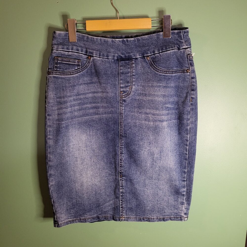 Tribal jeans denim skirt - size 8
